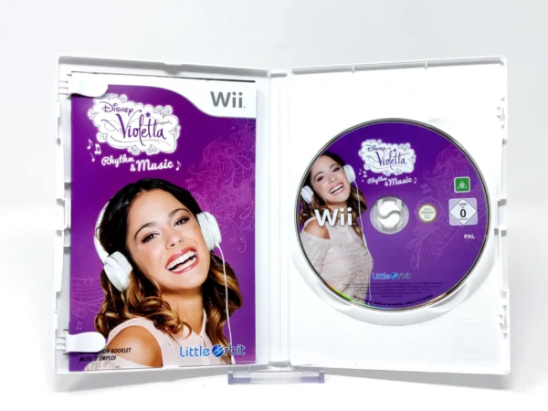 Interior del juego Disney Violetta: Ritmo & Música (ESP) para Nintendo Wii con disco y manual