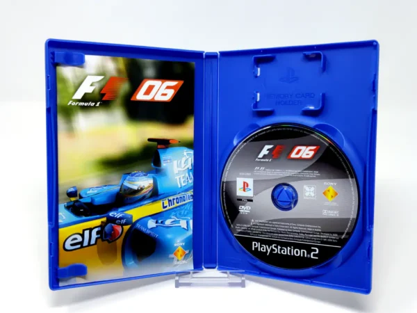 Interior del juego Formula One 06 (ESP) (v2) para PlayStation 2 con disco y manual