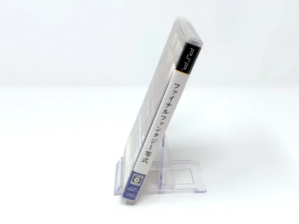 Lateral de la caja de Final Fantasy Reishiki (JAP) para PSP