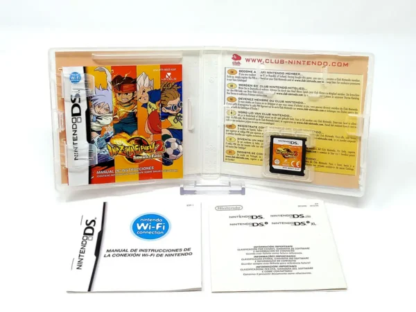 Interior del juego Inazuma Eleven 2: Tormenta de Fuego (ESP) para Nintendo DS con disco y manual