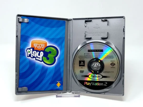 Interior del juego EyeToy: Play 3 (ESP) (Platinum) para PlayStation 2 con disco y manual
