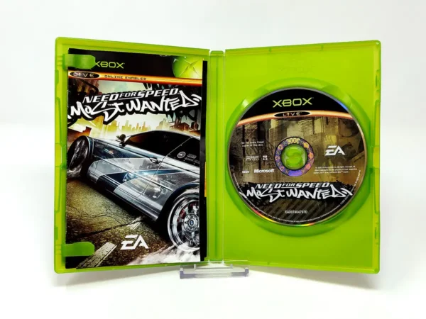 Interior del juego Need for Speed: Most Wanted (HOL) para XBOX con disco y manual