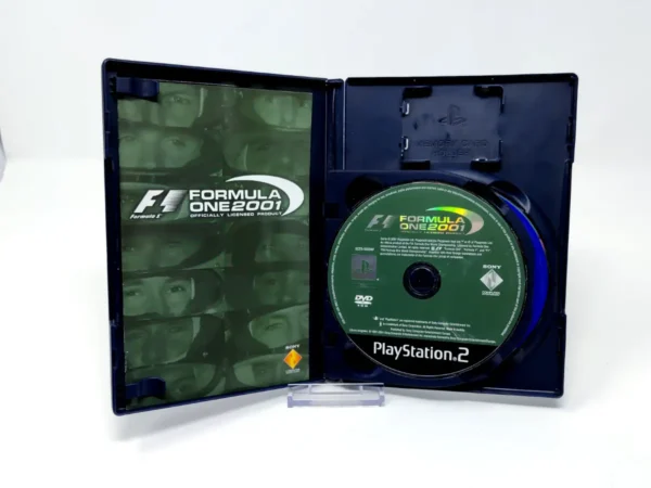 Interior del juego Formula One 2001 (Edición Limitada) (ESP) para PlayStation 2 con disco y manual