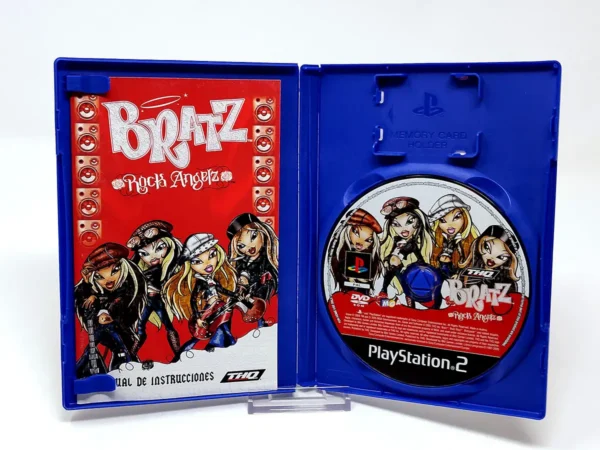 Interior del juego Bratz: Rock Angelz (ESP) para PlayStation 2 con disco y manual