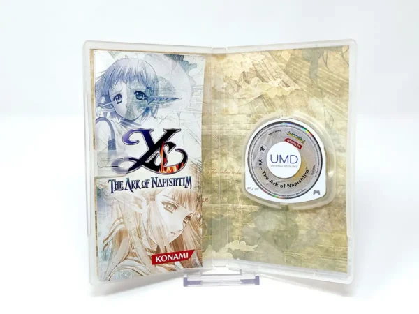 Interior del juego Ys: The Ark of Napishtim (ESP) para PSP con disco y manual