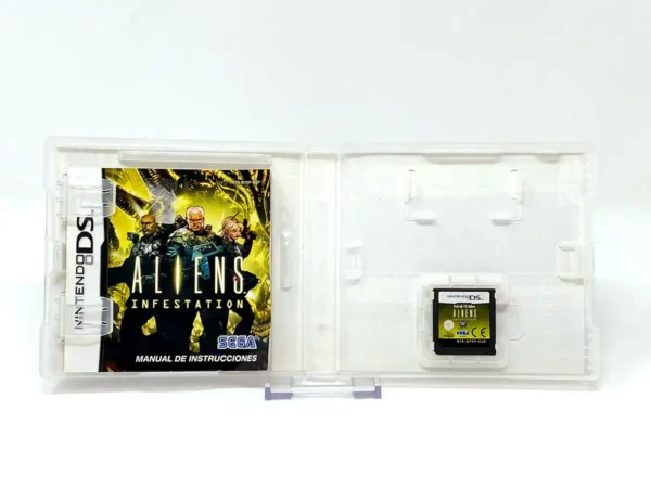 Interior del juego Aliens: Infestation  (ESP) para Nintendo DS con disco y manual