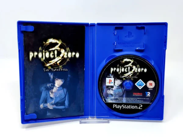 Interior del juego Project Zero 3: The Tormented (ESP) para PlayStation 2 con disco y manual
