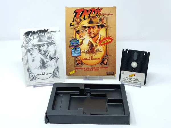 Interior del juego Indy: Indiana Jones y la Ultima Cruzada (ESP) para Sinclair ZX Spectrum con disco y manual