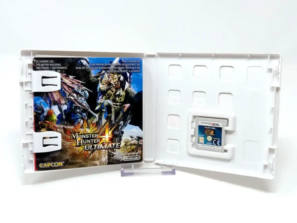 Interior del juego Monster Hunter 4: Ultimate (ESP) para Nintendo 3DS con disco y manual