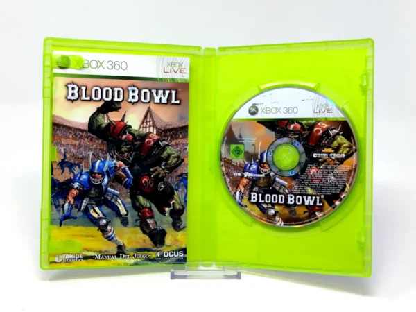 Interior del juego Blood Bowl (ESP) para XBOX 360 con disco y manual