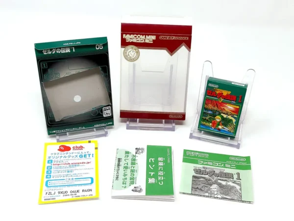 Interior del juego The Legend of Zelda (Famicom Mini) (JAP) para Nintendo Game Boy Advance con disco y manual