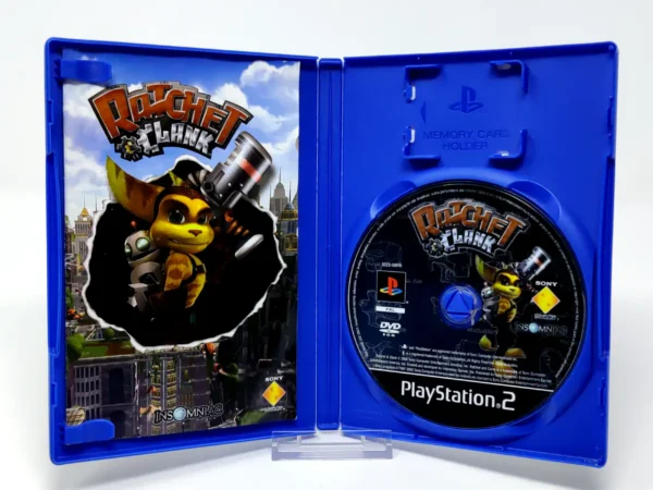 Interior del juego Ratchet & Clank (ESP) para PlayStation 2 con disco y manual