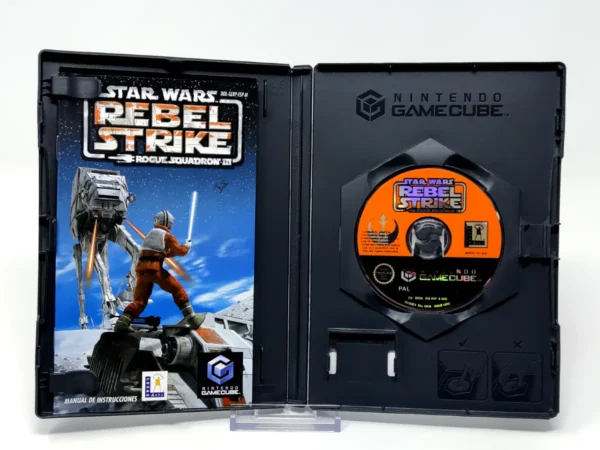 Interior del juego Star Wars: Rogue Squadron III: Rebel Strike (ESP) para Nintendo GameCube con disco y manual