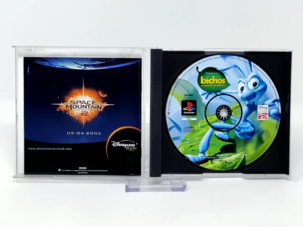 Interior del juego Disney/Pixar Bichos: Una Aventura en Miniatura (ESP) para PlayStation 1 con disco y manual