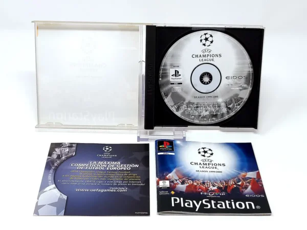 Interior del juego UEFA Champions League: Season 1999-2000 (ESP) para PlayStation 1 con disco y manual