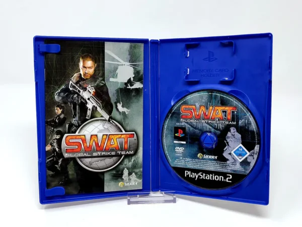 Interior del juego SWAT: Global Strike Team (UK) para PlayStation 2 con disco y manual