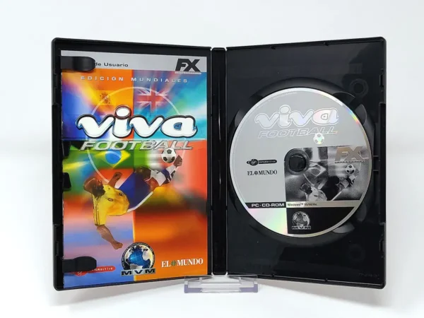 Interior del juego Viva Football: Edición mundiales (ESP) para PC con disco y manual