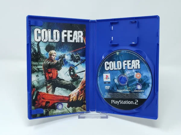 Interior del juego Cold Fear (ESP) para PlayStation 2 con disco y manual