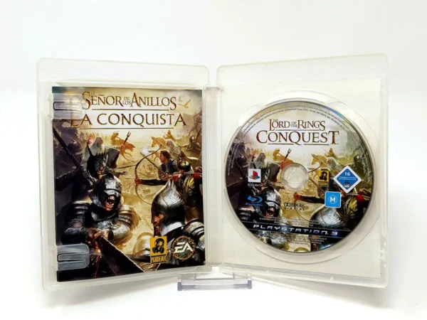 Interior del juego El Señor de los Anillos: La Conquista (ESP) para PlayStation 3 con disco y manual