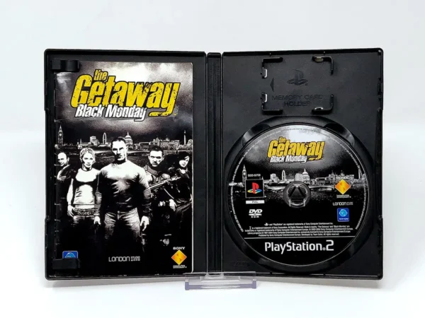 Interior del juego The Getaway: Black Monday (FRA) (Platinum) para PlayStation 2 con disco y manual