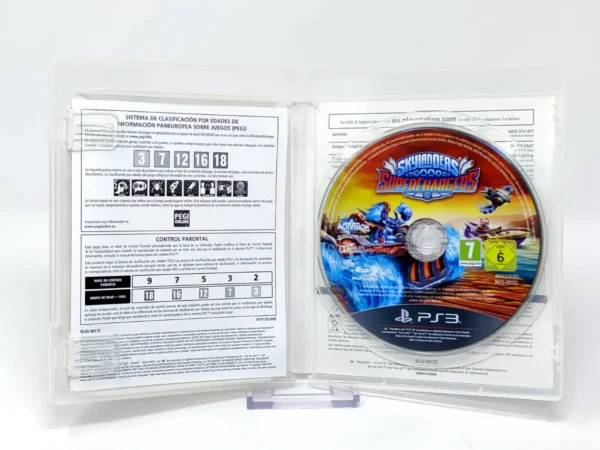 Interior del juego Skylanders: SuperChargers (ESP) para PlayStation 3 con disco y manual