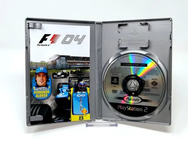 Interior del juego Formula One 04 (ESP) (Platinum) para PlayStation 2 con disco y manual