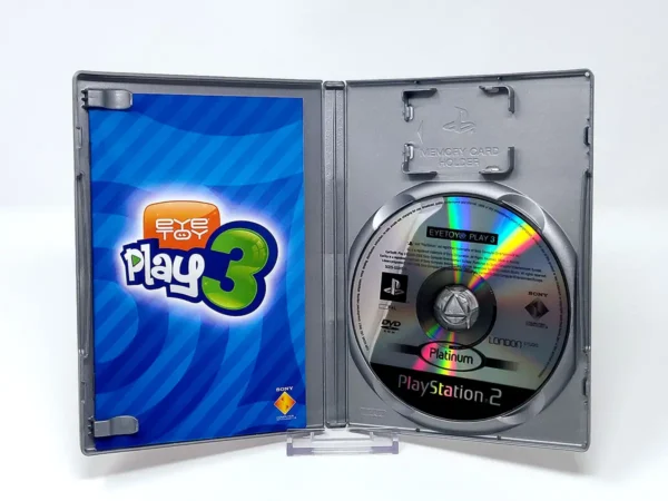 Interior del juego EyeToy: Play 3 (FRA) (Platinum) para PlayStation 2 con disco y manual