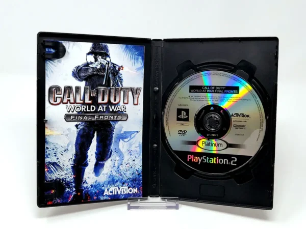 Interior del juego Call of Duty: World at War: Final Fronts (ESP) (Platinum) para PlayStation 2 con disco y manual