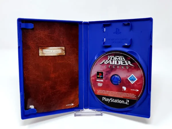 Interior del juego Lara Croft Tomb Raider: Legend (ITA) para PlayStation 2 con disco y manual