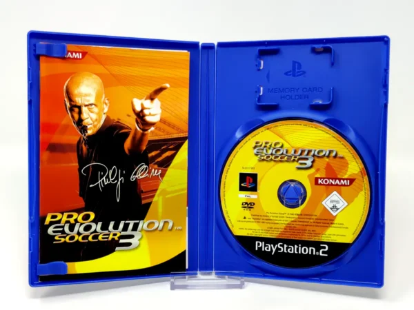 Interior del juego Pro Evolution Soccer 3 (ESP) para PlayStation 2 con disco y manual
