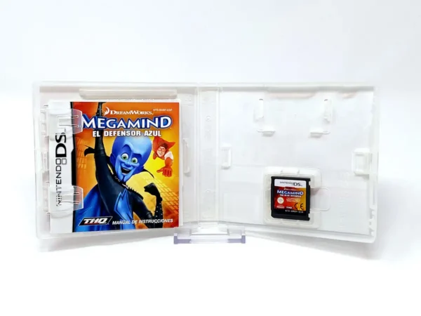 Interior del juego Megamind: El Defensor Azul (ESP) para Nintendo DS con disco y manual