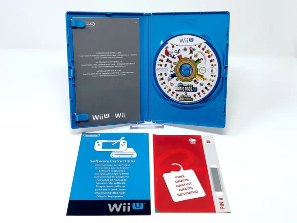Interior del juego New Super Mario Bros. U + New Super Luigi U (ESP) para Nintendo Wii U con disco y manual