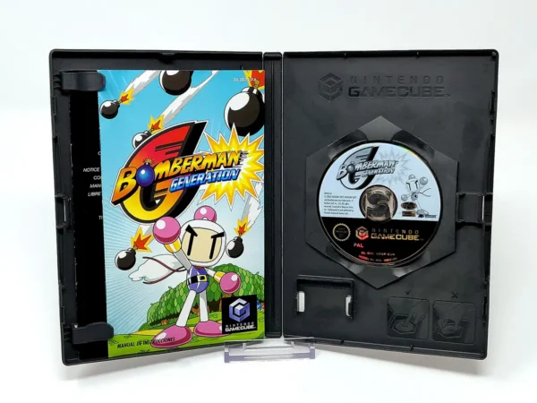 Interior del juego Bomberman Generation (ESP) para Nintendo GameCube con disco y manual