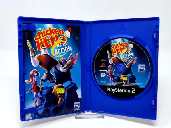 Interior del juego Chicken Little: As en Acción (ESP) para PlayStation 2 con disco y manual