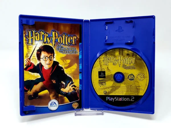 Interior del juego Harry Potter et la Chambre des Secrets (FRA) para PlayStation 2 con disco y manual