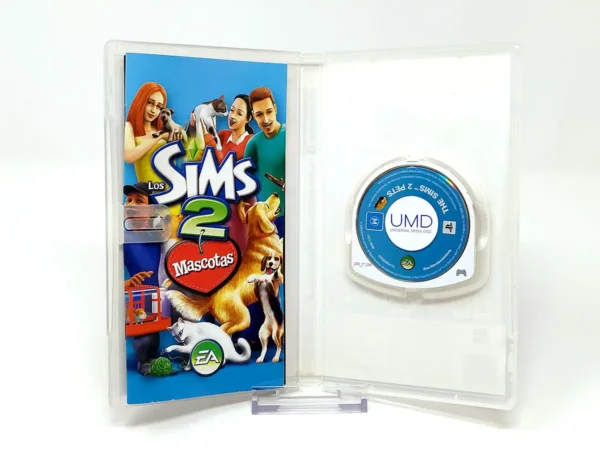 Interior del juego Los Sims 2: Mascotas (ESP) para PSP con disco y manual