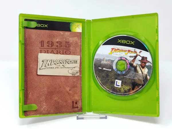 Interior del juego Indiana Jones y la Tumba del Emperador (ESP) para XBOX con disco y manual