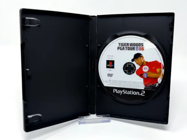 Interior del juego Tiger Woods PGA Tour 06 (UK) (Rebajado) para PlayStation 2 con disco y manual