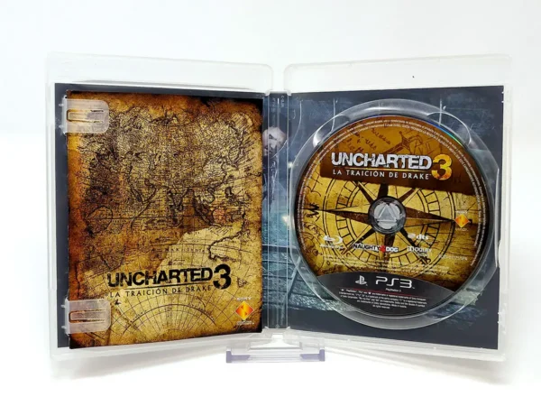 Interior del juego Uncharted 3: La Traición de Drake (ESP) para PlayStation 3 con disco y manual