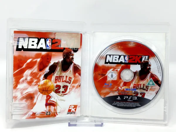 Interior del juego NBA 2K11 (ITA) (Rebajado) para PlayStation 3 con disco y manual
