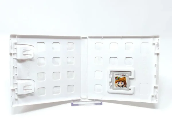 Interior del juego Super Mario 3D Land (ESP) para Nintendo 3DS con disco y manual
