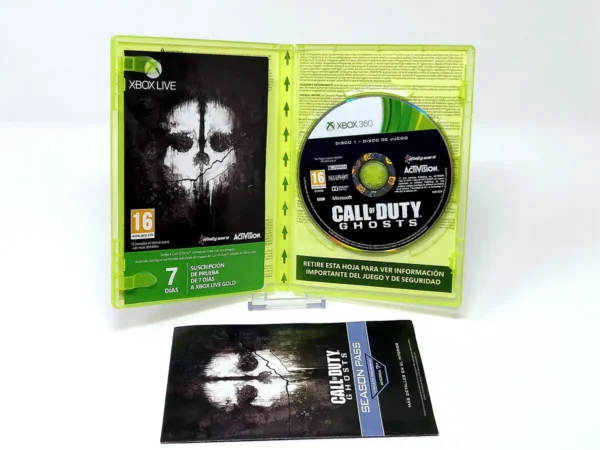Interior del juego Call of Duty: Ghosts (ESP) para XBOX 360 con disco y manual