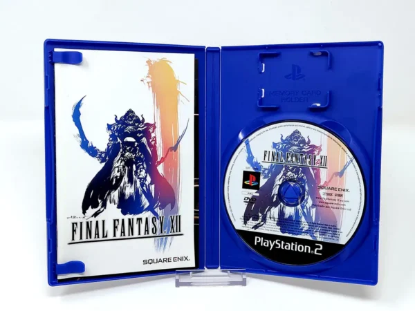 Interior del juego Final Fantasy XII (ESP) para PlayStation 2 con disco y manual