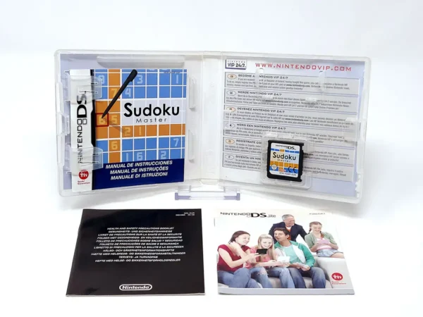 Interior del juego Sudoku Master (ESP) para Nintendo DS con disco y manual
