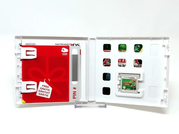 Interior del juego The Legend of Zelda: A Link Between Worlds (ESP) para Nintendo 3DS con disco y manual