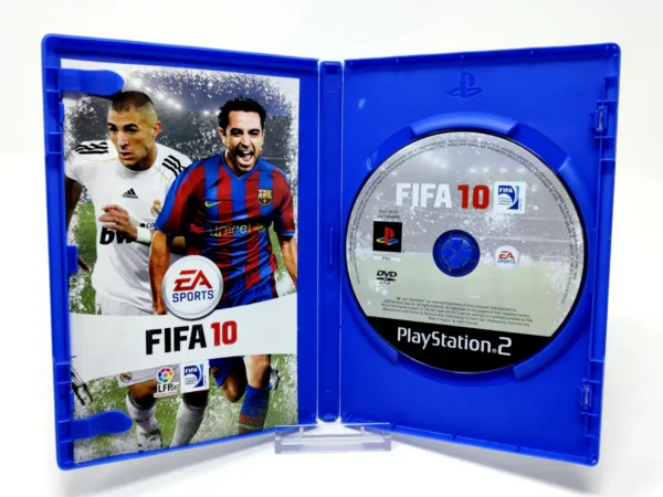 Interior del juego FIFA 10 (ESP) para PlayStation 2 con disco y manual