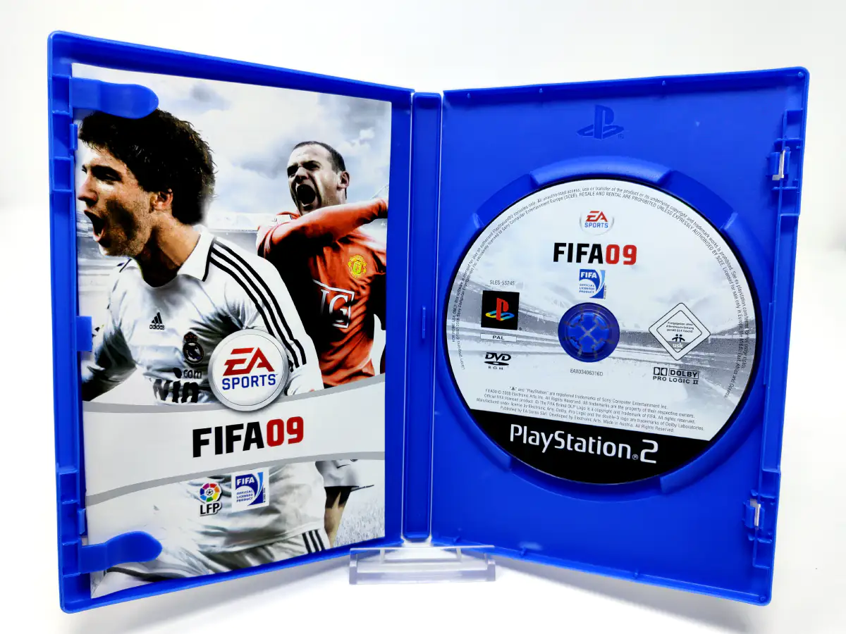 Interior del juego FIFA 09 (ESP) para PlayStation 2 con disco y manual