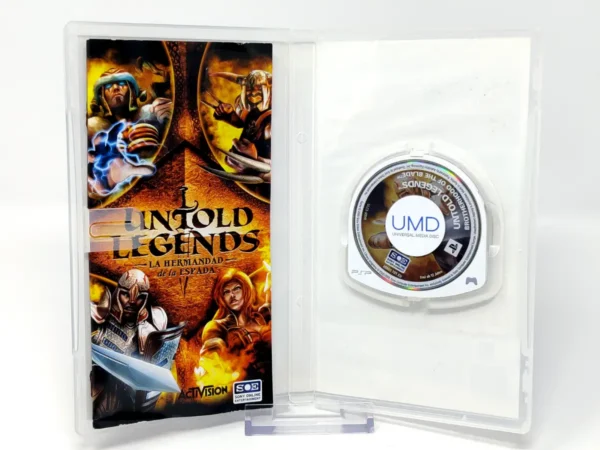 Interior del juego Untold Legends: La Hermandad de la Espada (ESP) para PSP con disco y manual