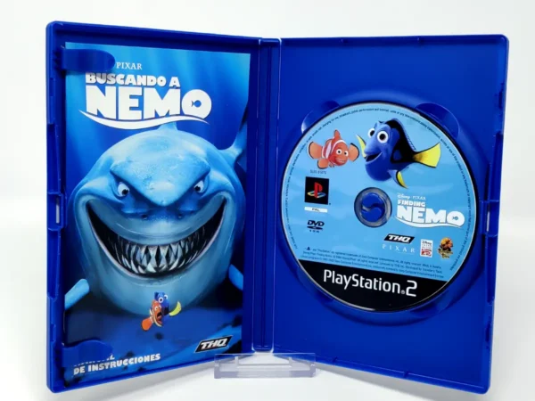 Interior del juego Buscando a Nemo (ESP) (v1) para PlayStation 2 con disco y manual