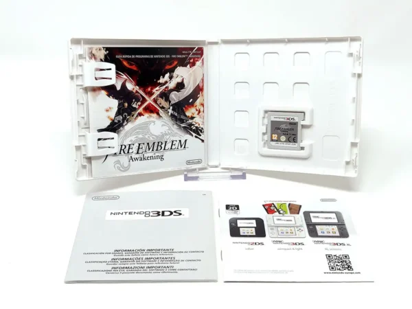 Interior del juego Fire Emblem: Awakening (ESP) para Nintendo 3DS con disco y manual